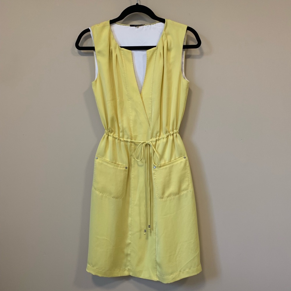 Elie Tahari Sleeveless V-neck Dress